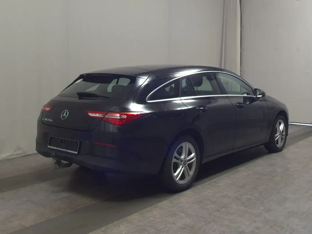 Mercedes-Benz CLA 250 - Thumbnail 4