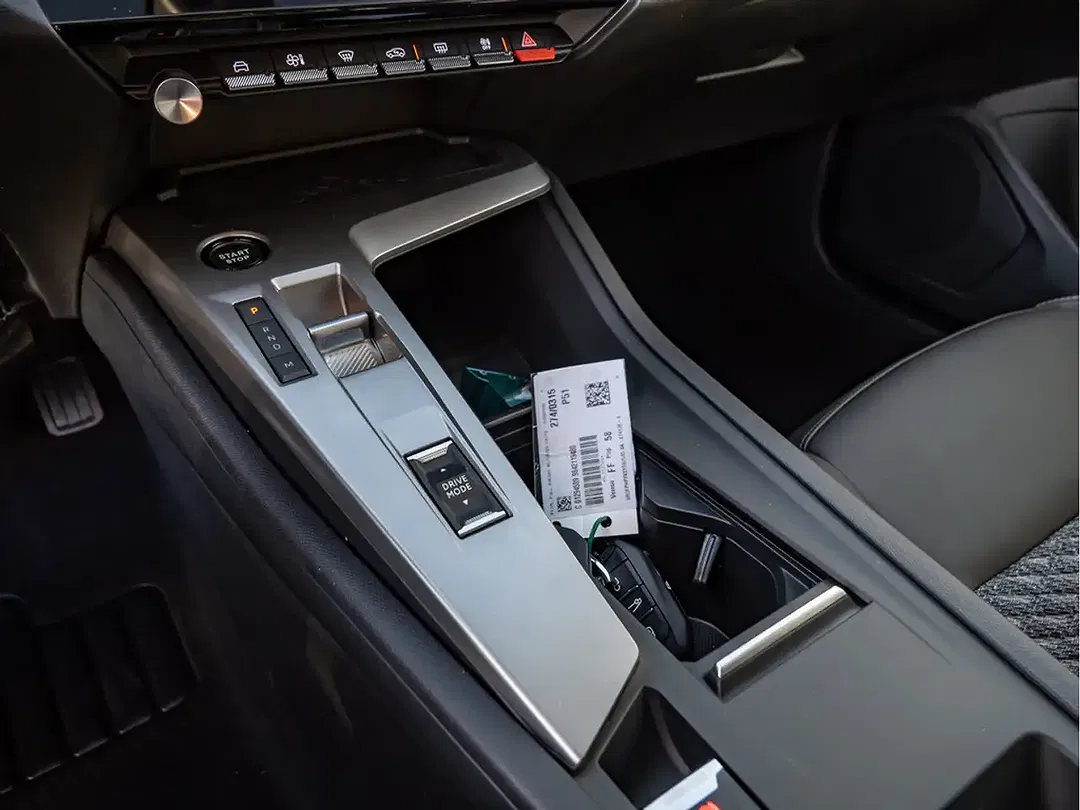 Peugeot 308 - Thumbnail 14
