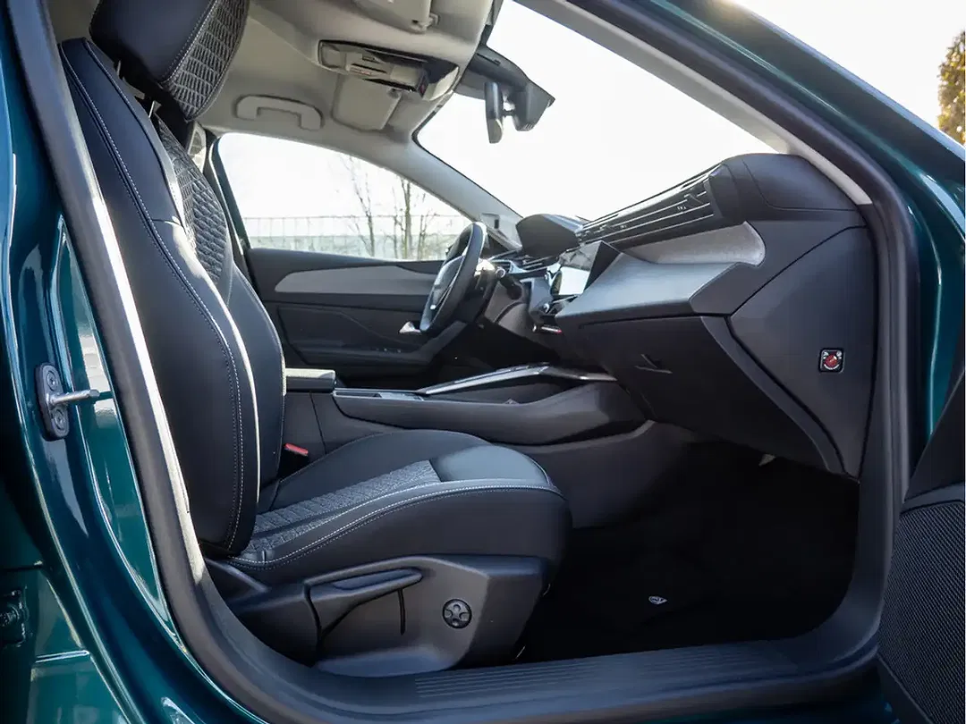 Peugeot 308 - Thumbnail 8