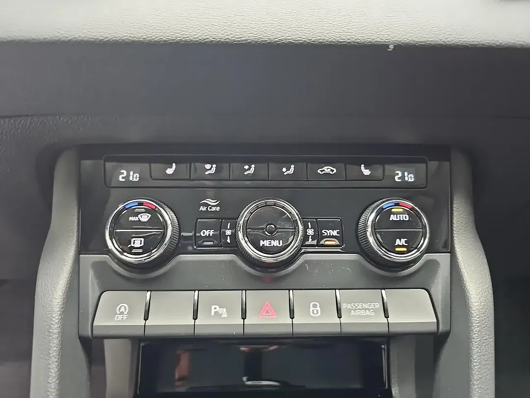 Skoda Karoq - Thumbnail 11