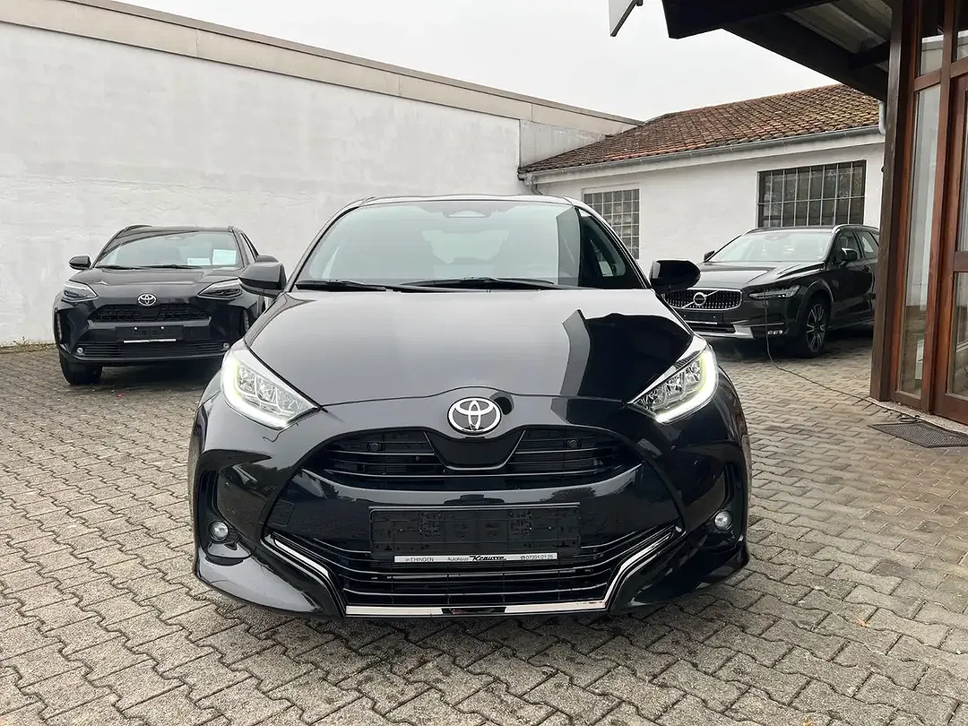 Toyota Yaris - Thumbnail 2