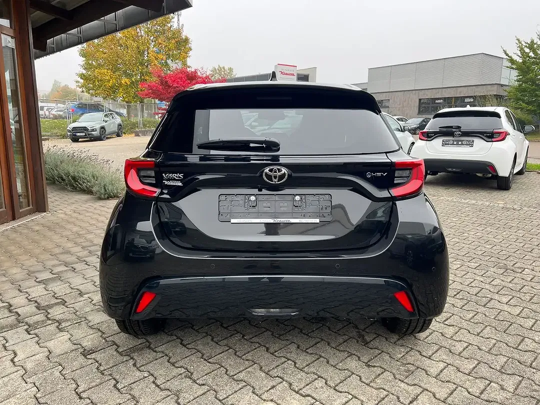 Toyota Yaris - Thumbnail 9