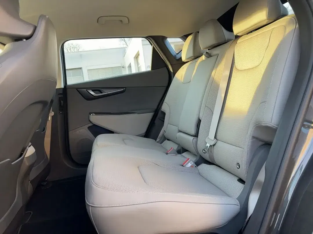 Kia EV6 - Thumbnail 9