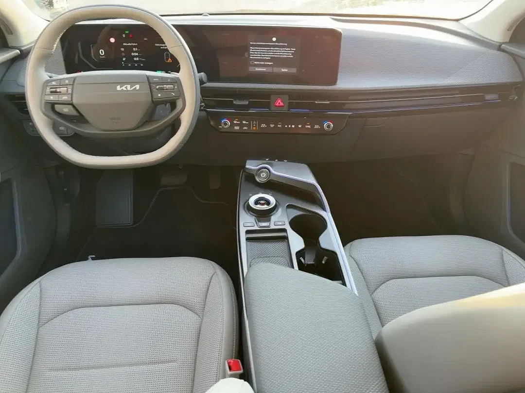 Kia EV6 - Thumbnail 10