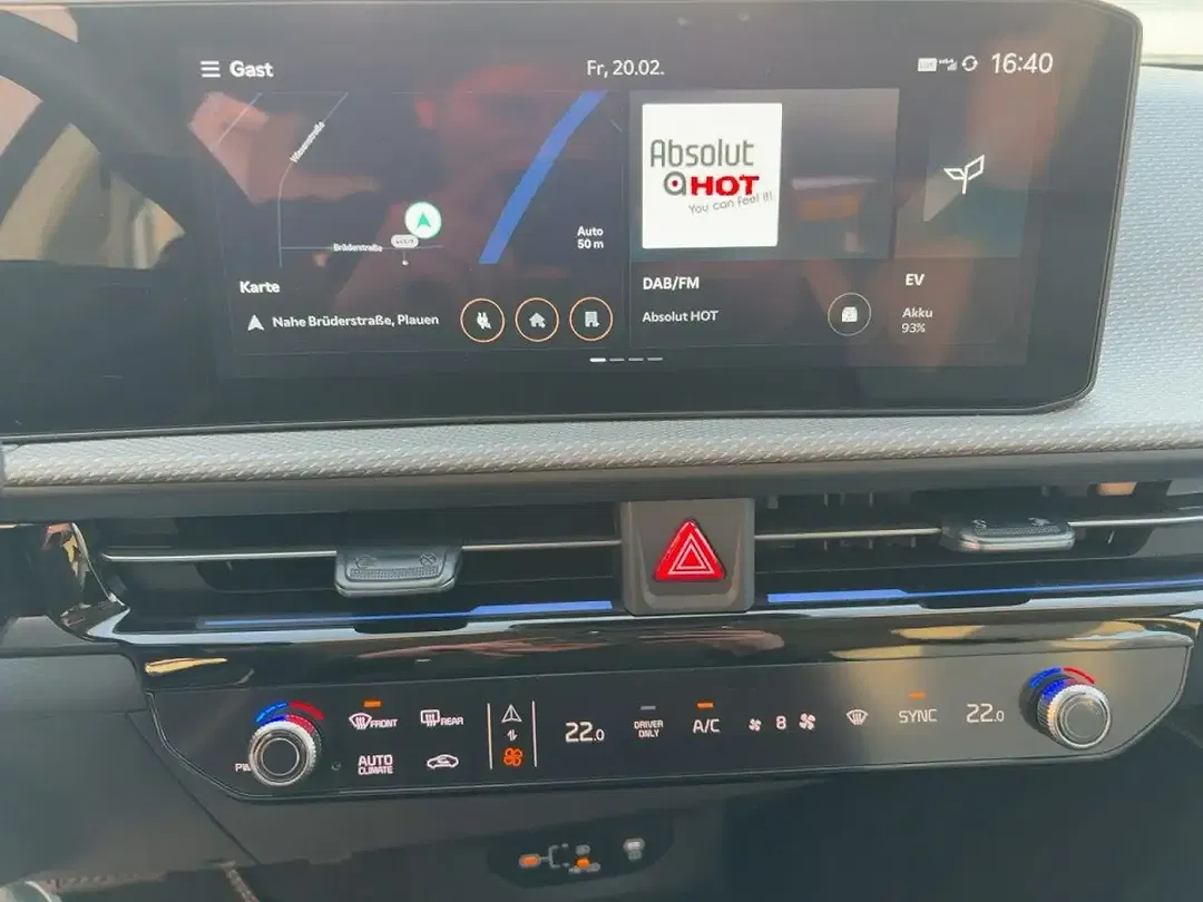 Kia EV6 - Thumbnail 12