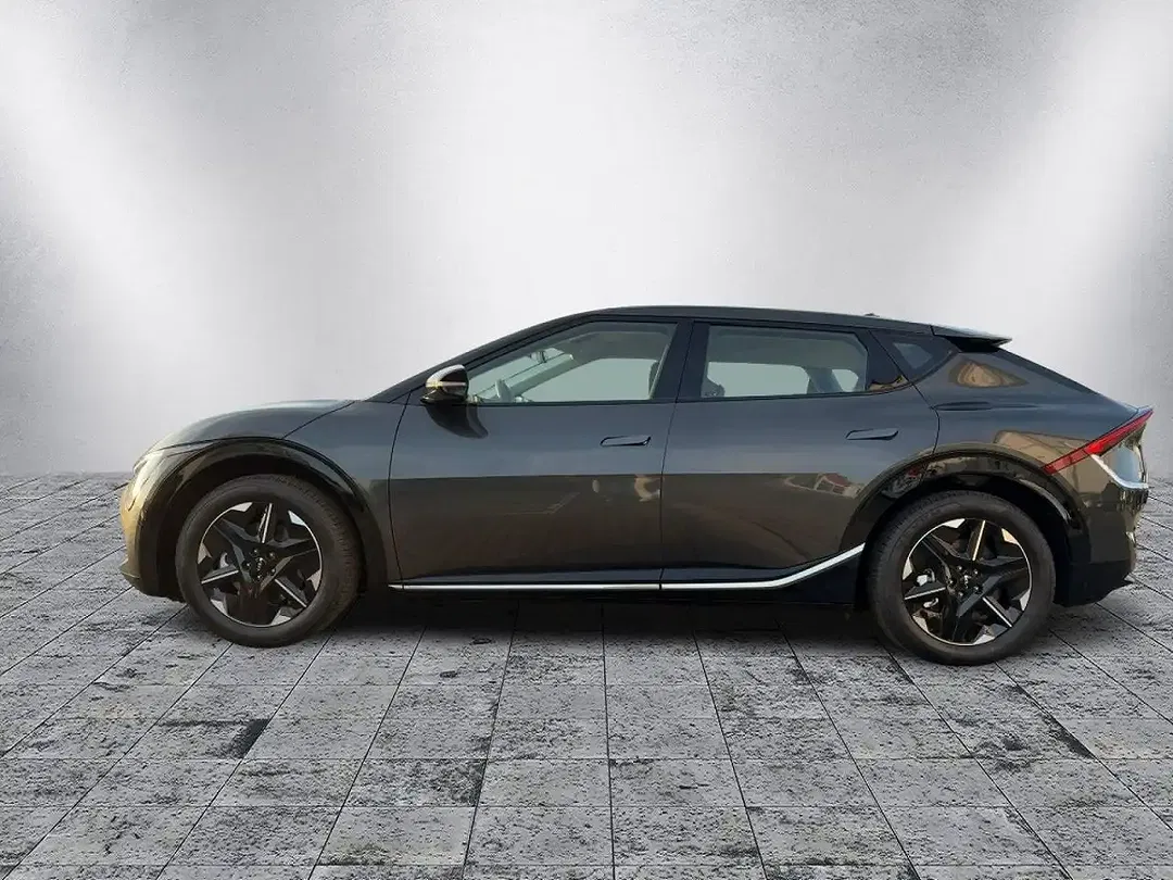 Kia EV6 - Thumbnail 2