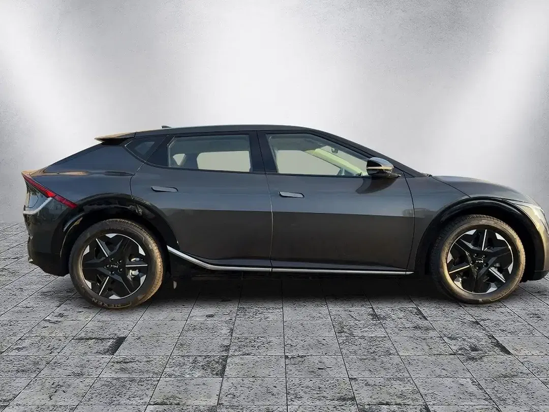 Kia EV6 - Thumbnail 5