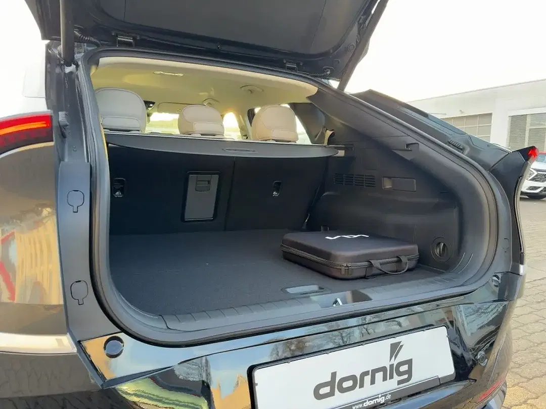 Kia EV6 - Thumbnail 7