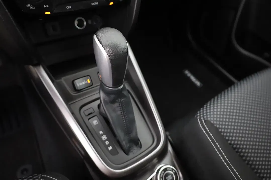Suzuki Vitara - Thumbnail 13