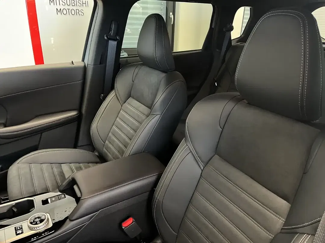 Mitsubishi Outlander - Thumbnail 10