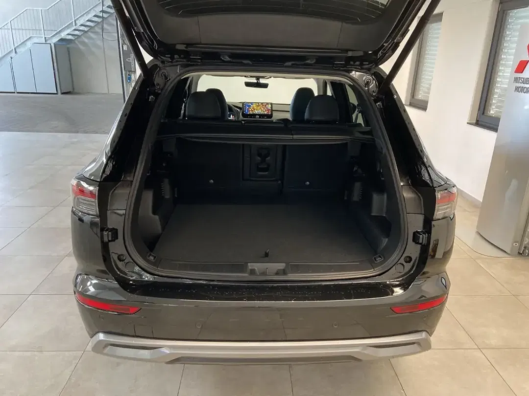 Mitsubishi Outlander - Thumbnail 6