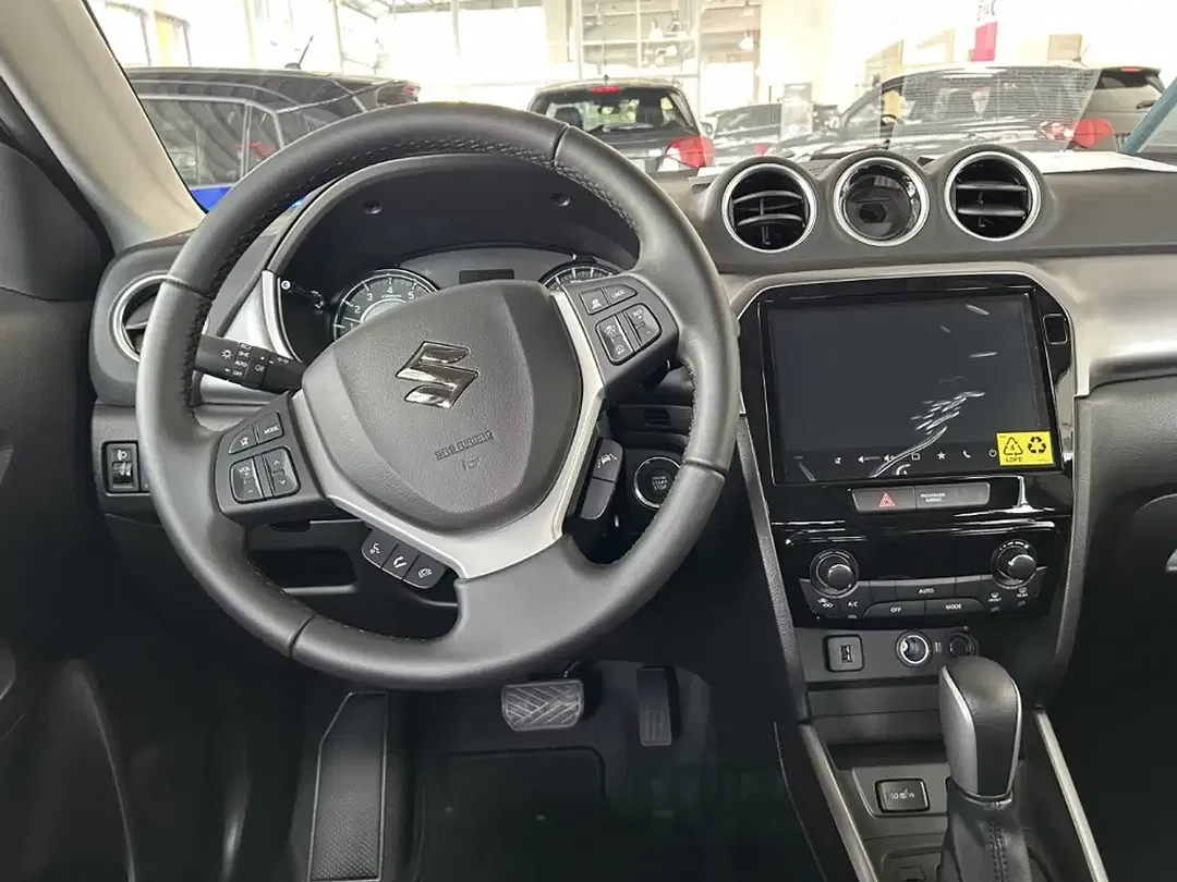 Suzuki Vitara - Thumbnail 13