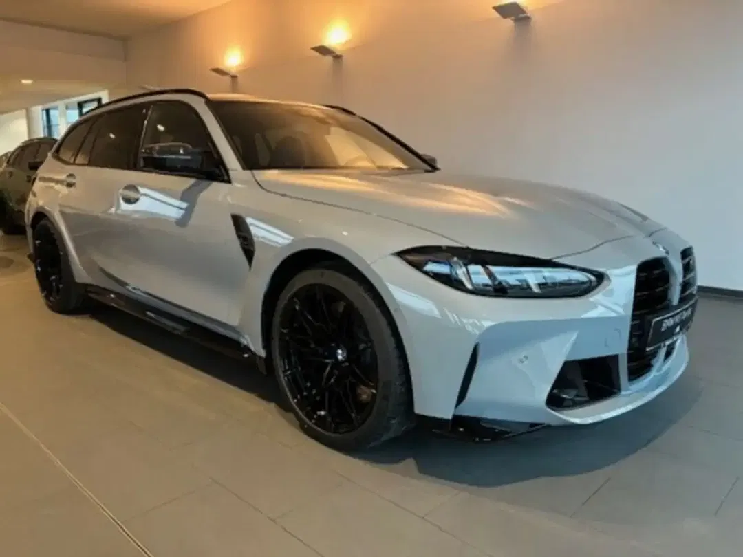 BMW M3 - Thumbnail 3