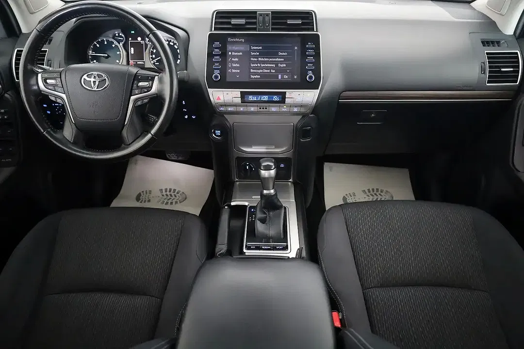 Toyota Land Cruiser - Thumbnail 8