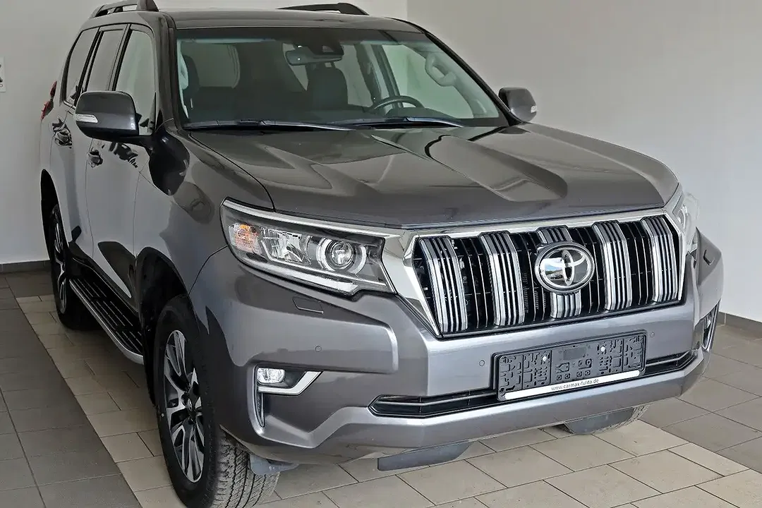 Toyota Land Cruiser - Thumbnail 4
