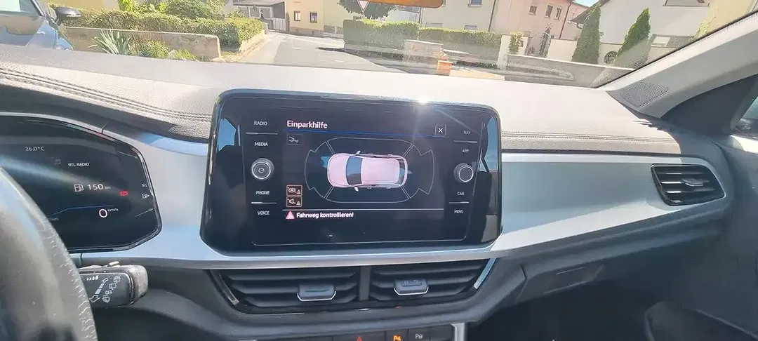 Volkswagen T-Roc - Thumbnail 12