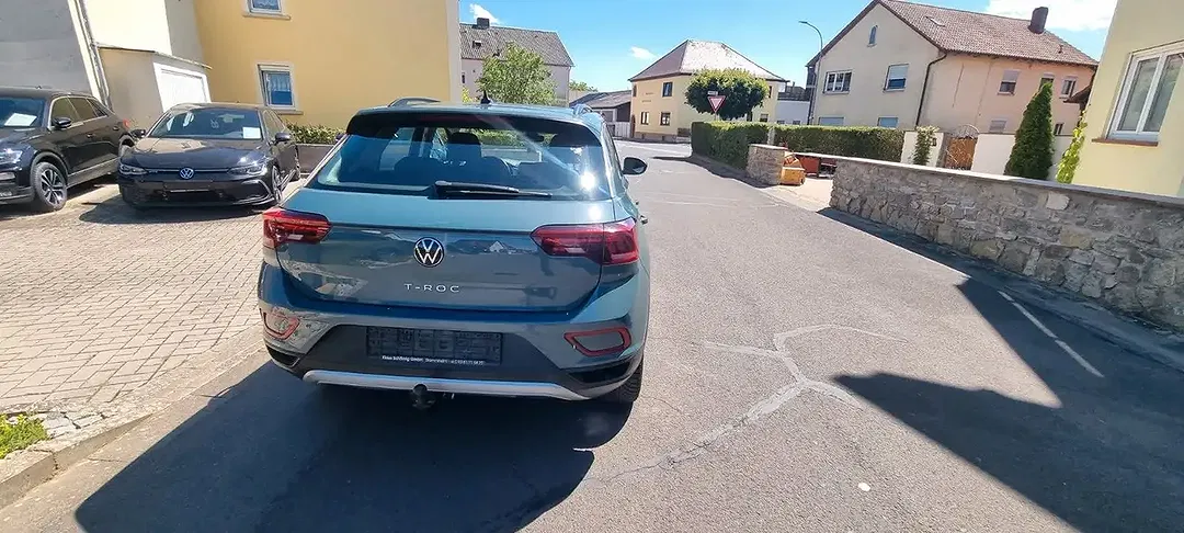 Volkswagen T-Roc - Thumbnail 4
