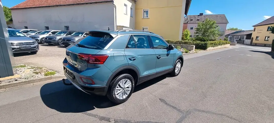 Volkswagen T-Roc - Thumbnail 5