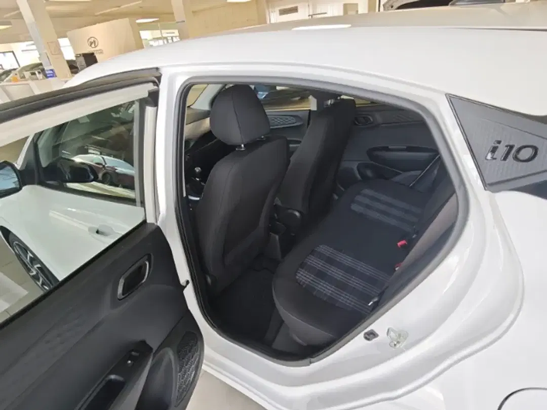 Hyundai i10 - Thumbnail 8