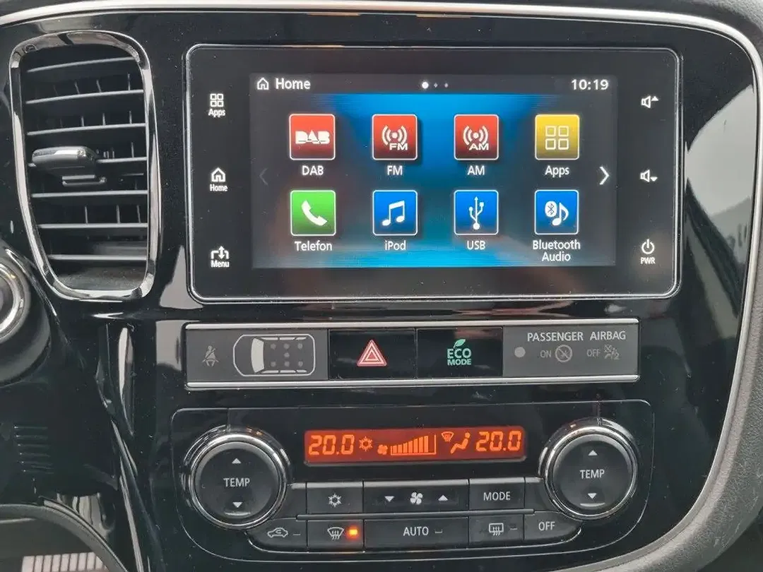 Mitsubishi Outlander - Thumbnail 12