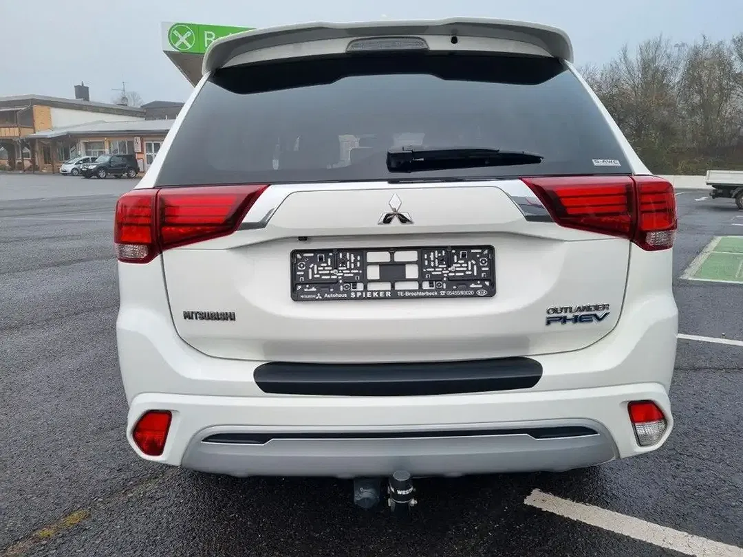 Mitsubishi Outlander - Thumbnail 5