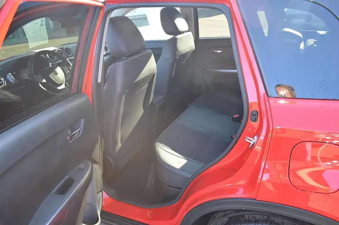 Suzuki Vitara - Thumbnail 11
