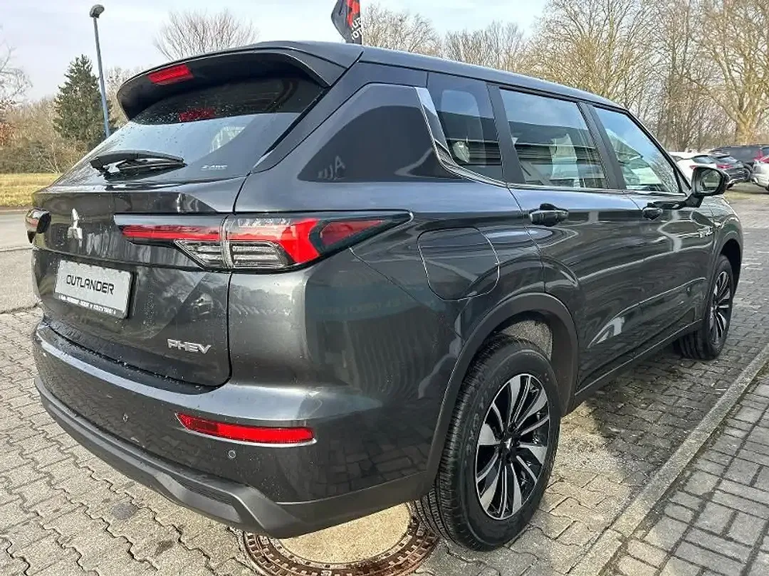 Mitsubishi Outlander - Thumbnail 7