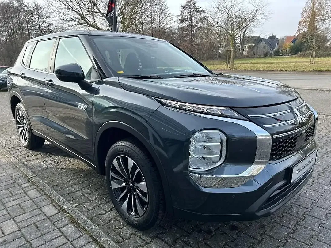 Mitsubishi Outlander - Thumbnail 8