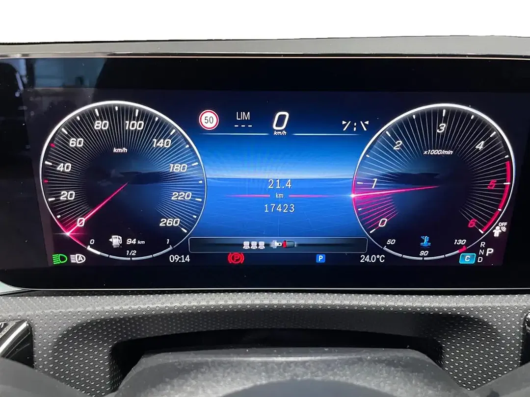Mercedes-Benz A 220 - Thumbnail 12