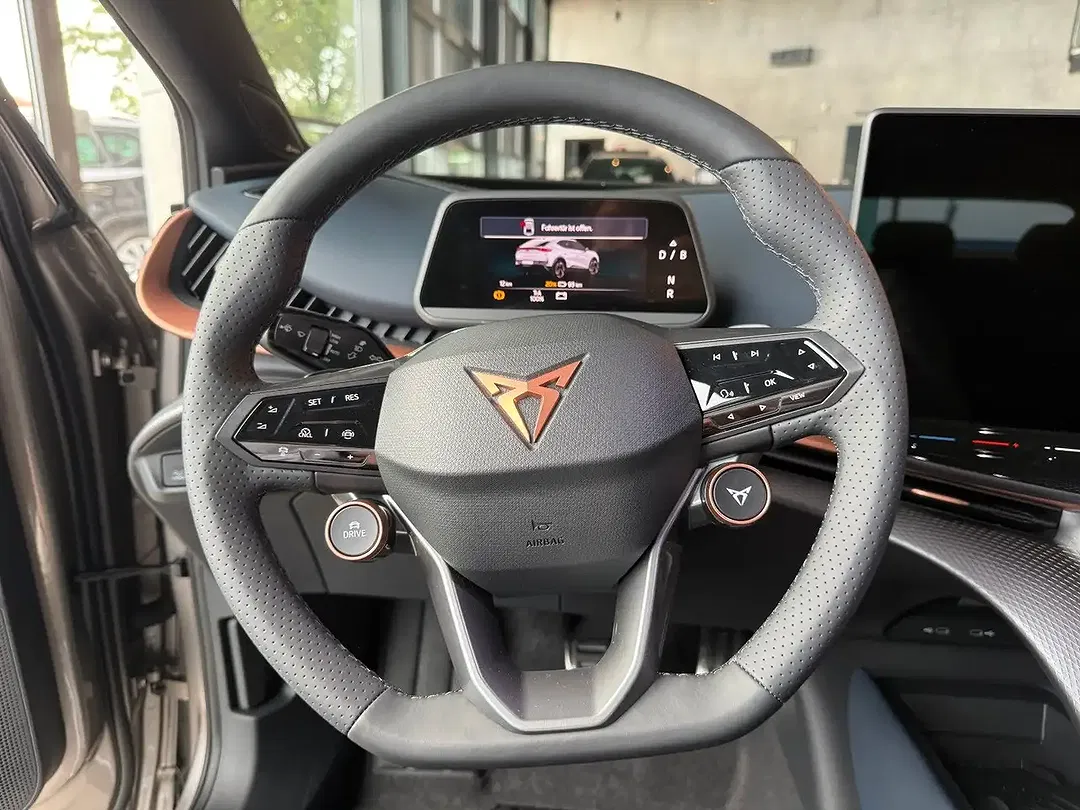 CUPRA Tavascan - Thumbnail 12