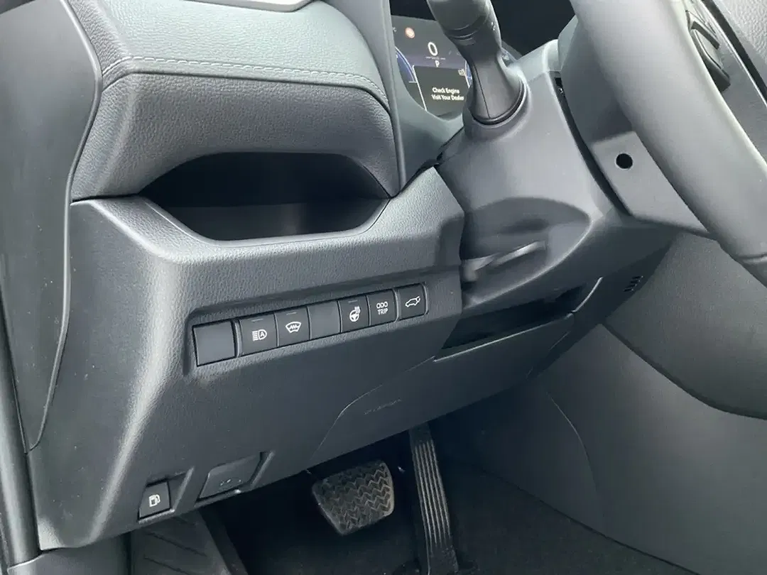 Toyota RAV 4 - Thumbnail 10