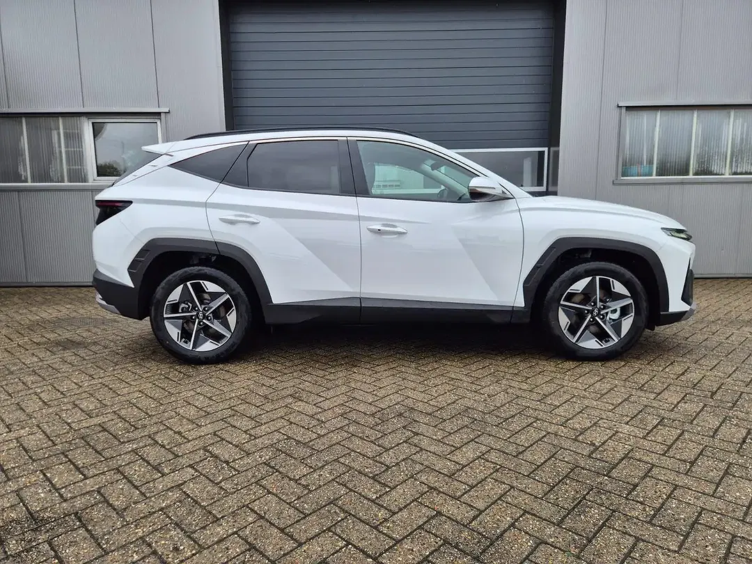 Hyundai TUCSON - Thumbnail 6