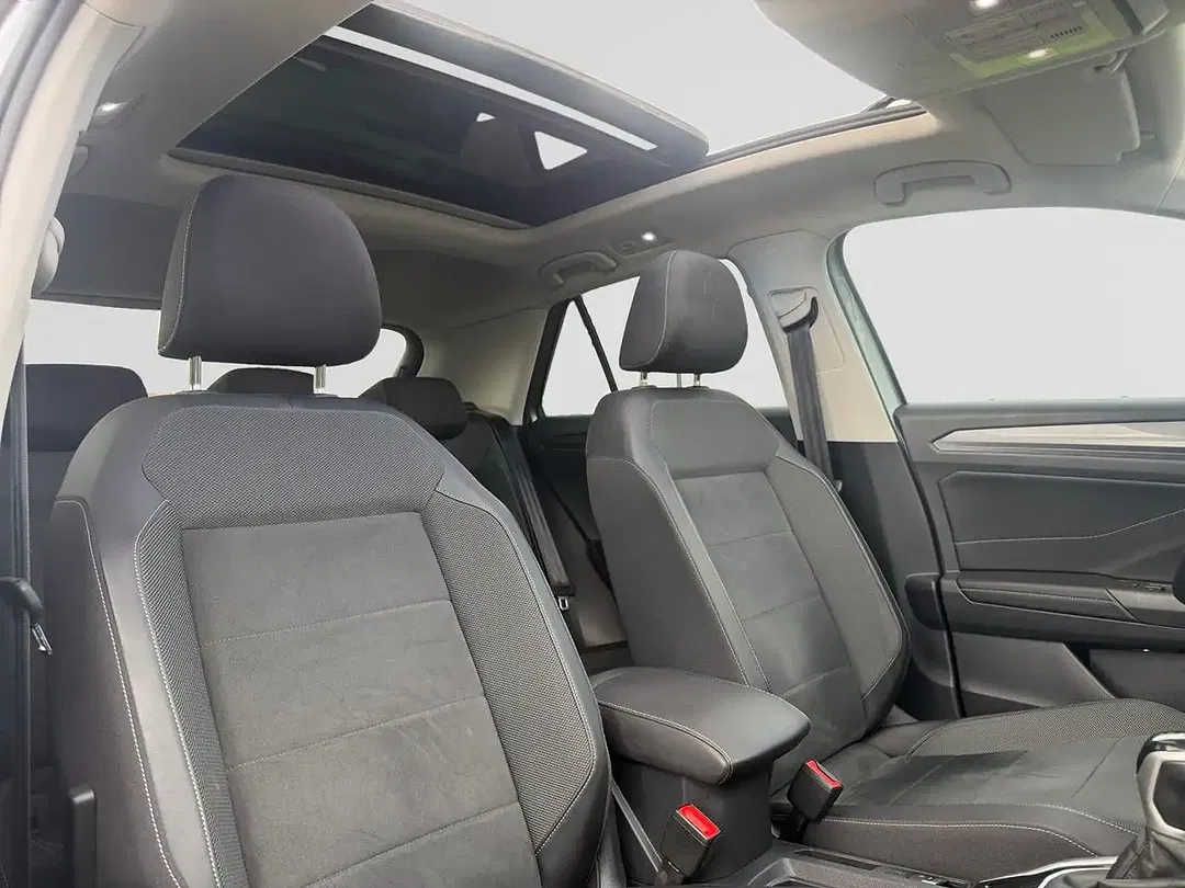 Volkswagen T-Roc - Thumbnail 7