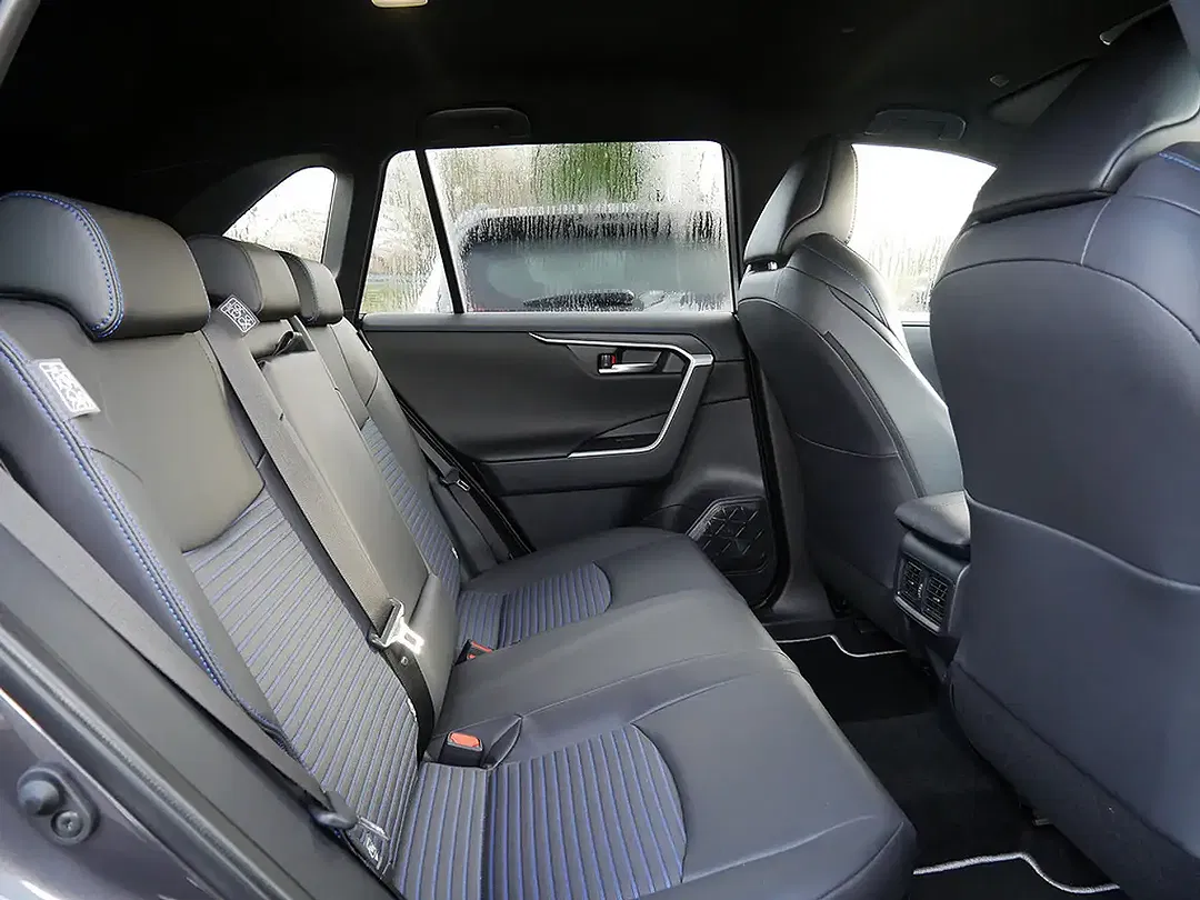 Toyota RAV 4 - Thumbnail 8