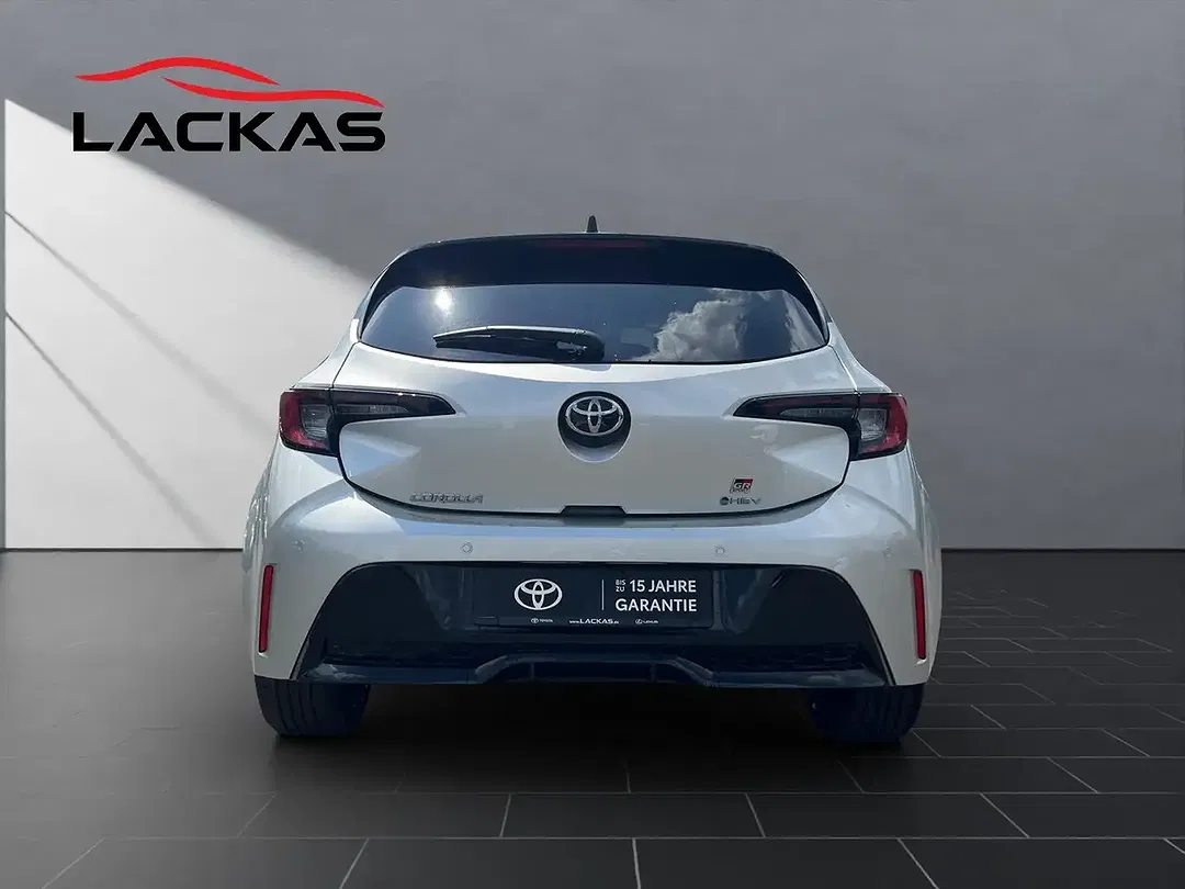 Toyota Corolla - Thumbnail 4
