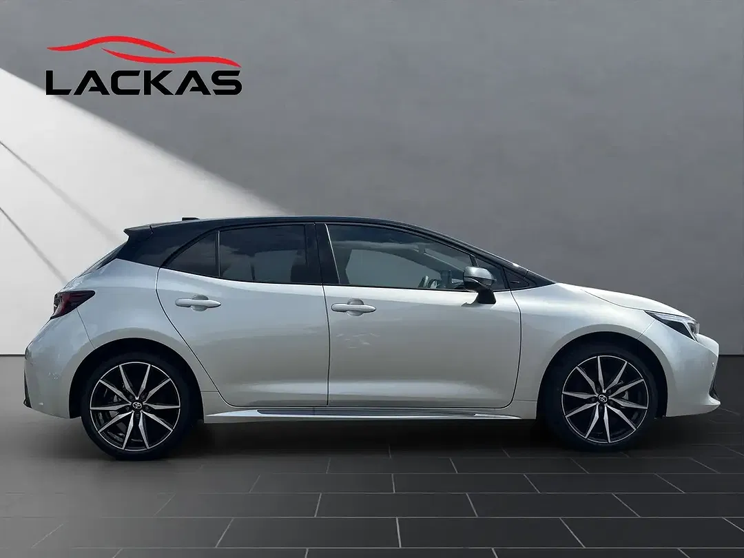 Toyota Corolla - Thumbnail 6