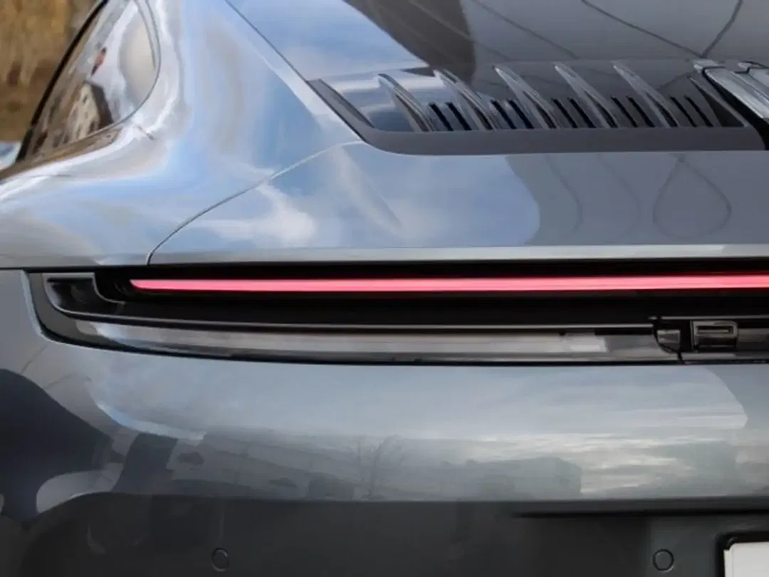 Porsche 992 - Thumbnail 12