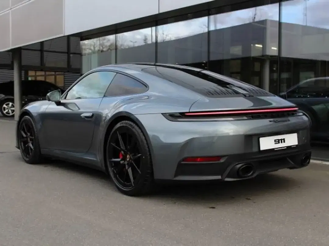 Porsche 992 - Thumbnail 3