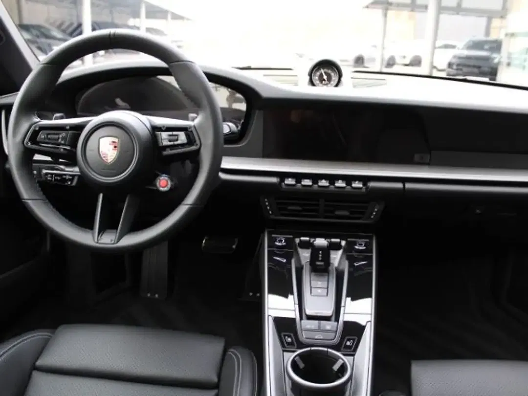 Porsche 992 - Thumbnail 4