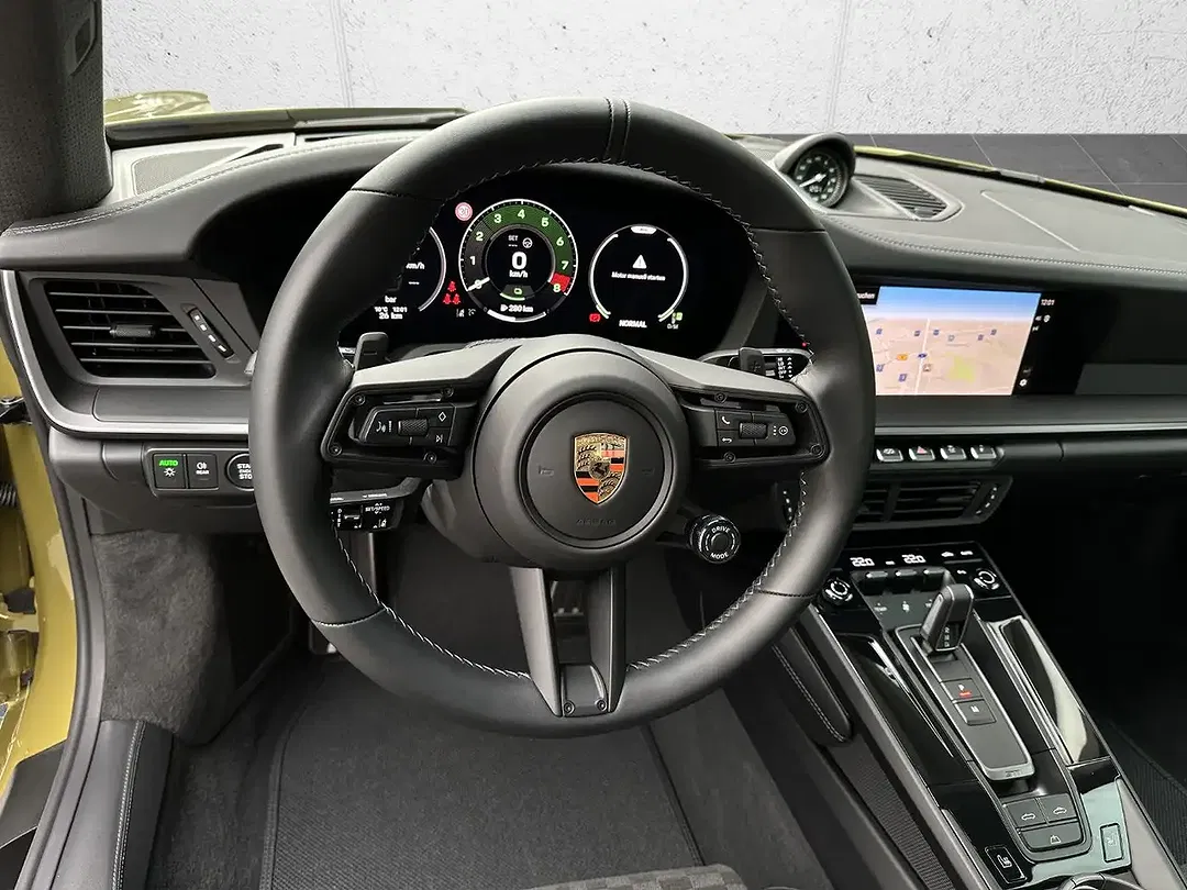 Porsche 992 - Thumbnail 9