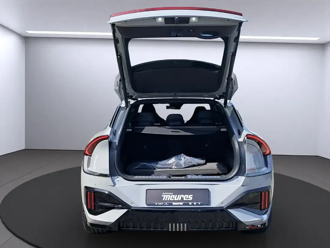 Kia EV6 - Thumbnail 15