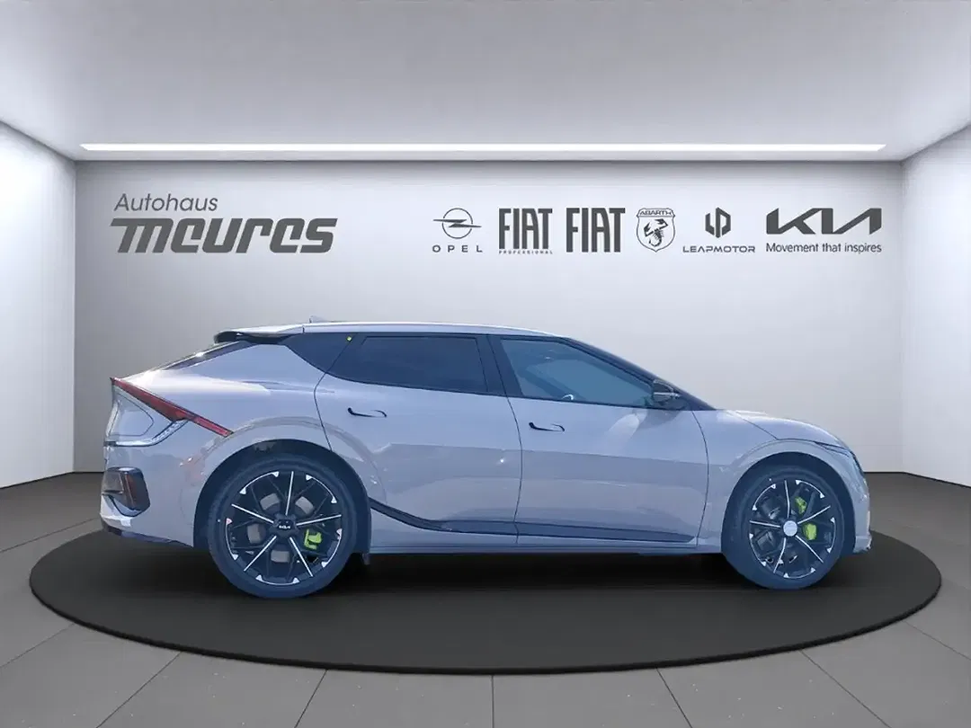 Kia EV6 - Thumbnail 5