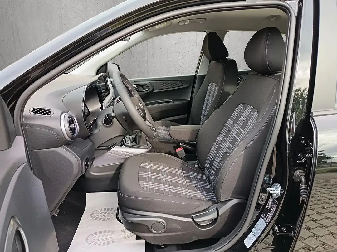 Hyundai i10 - Thumbnail 9