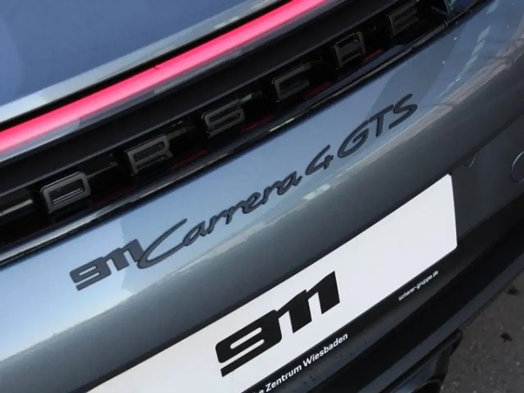 Porsche 992 - Thumbnail 13