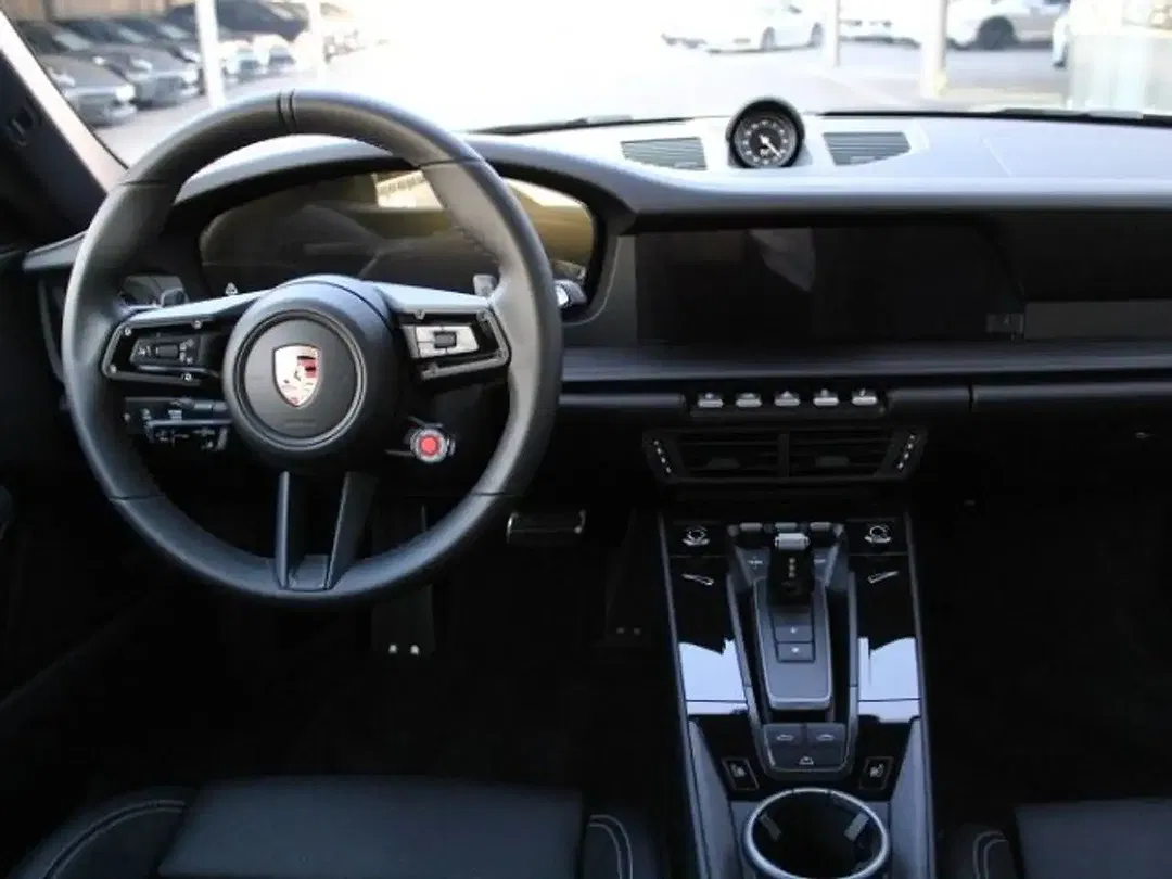 Porsche 992 - Thumbnail 4