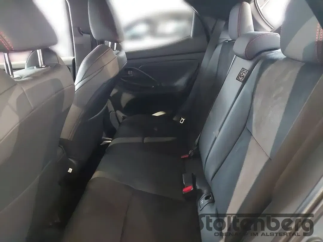 Toyota Yaris - Thumbnail 13