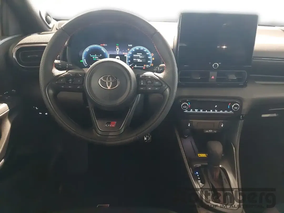 Toyota Yaris - Thumbnail 14