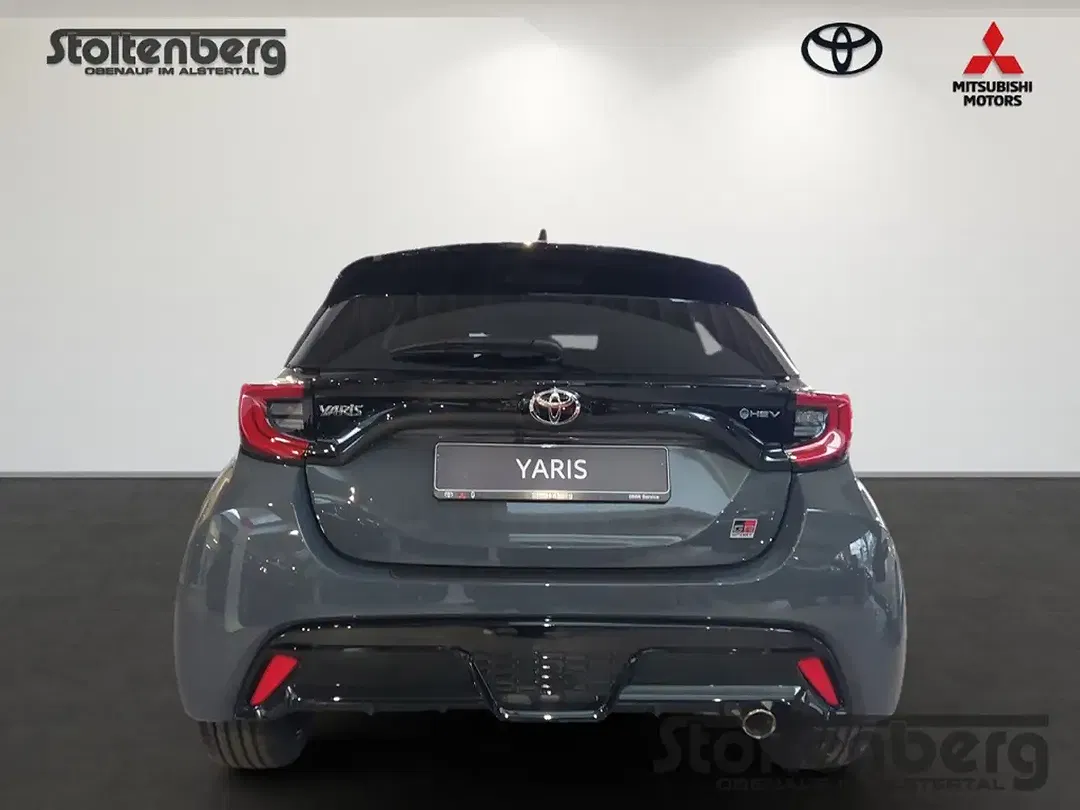 Toyota Yaris - Thumbnail 6