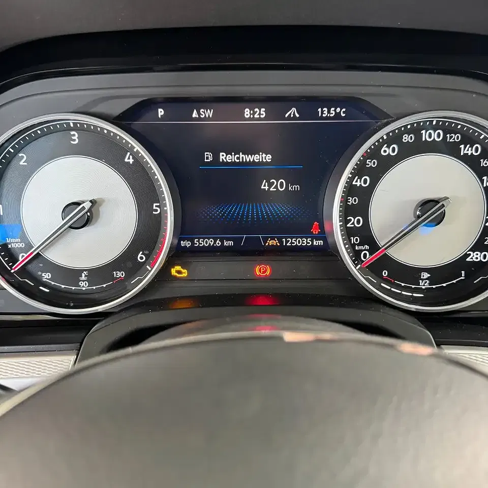 Volkswagen Touareg - Thumbnail 11
