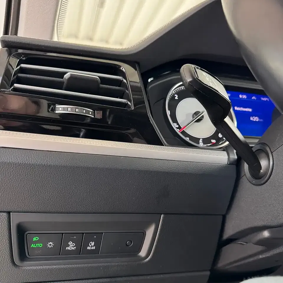 Volkswagen Touareg - Thumbnail 14